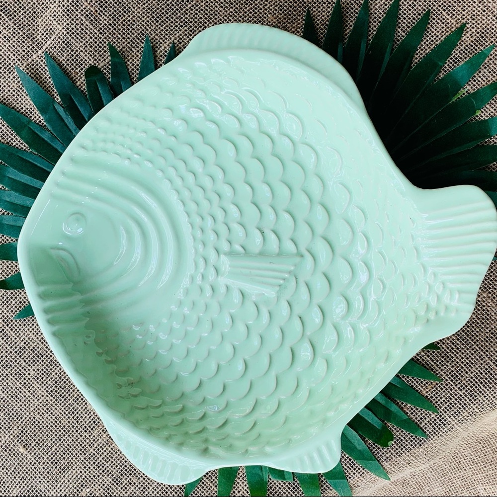 DELTIS GREEN FISH PLATER